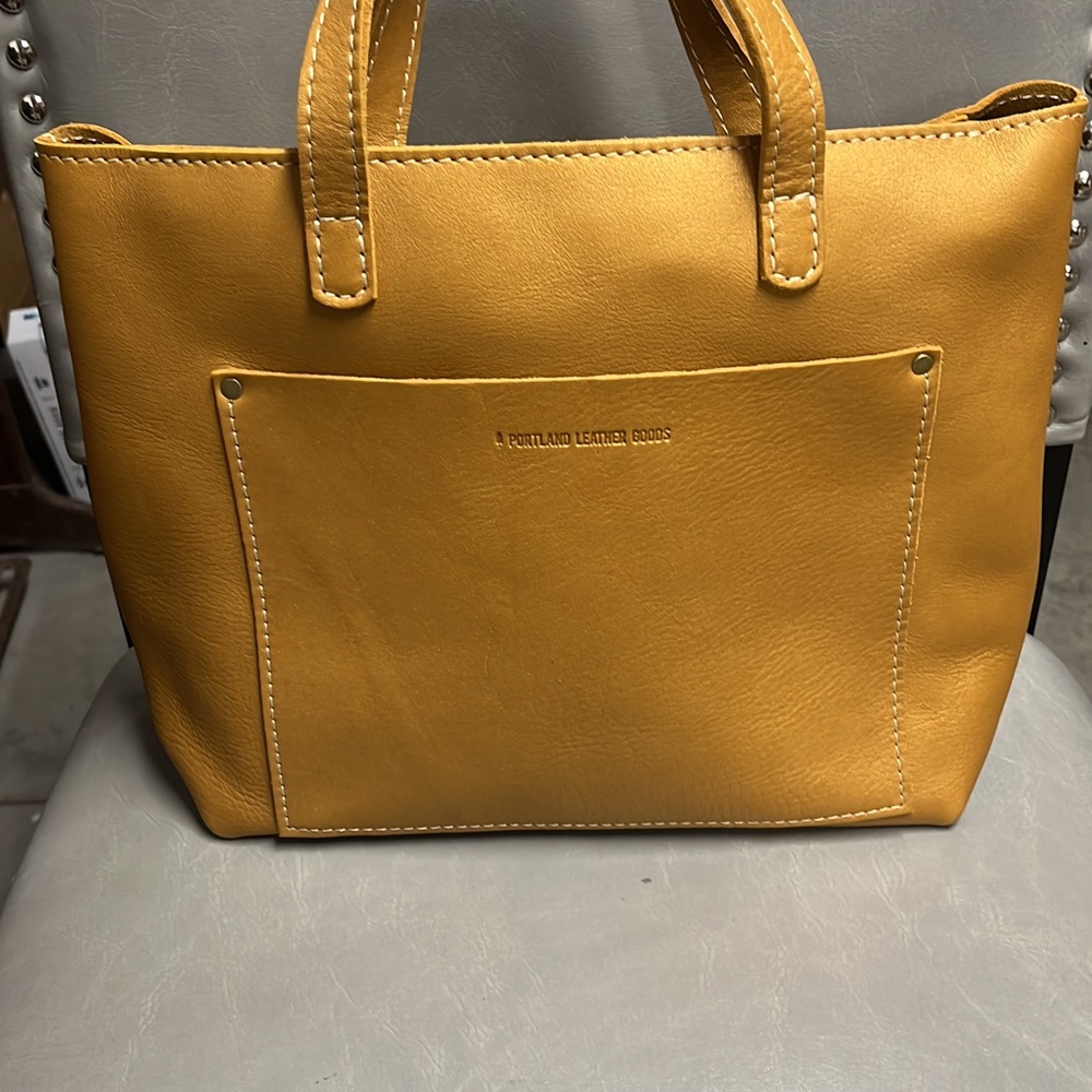 Portland Leather Goods Honeycomb Medium Zip Crossbody Bag
